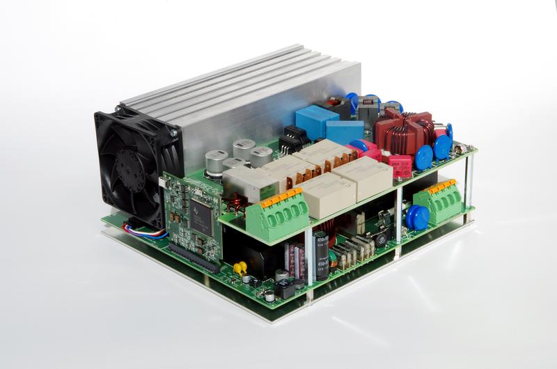 Der am Fraunhofer ISE entwickelte SiC-Wechselrichter ist besonders kompakt bei gleichzeitig hohem Wirkungsgrad.