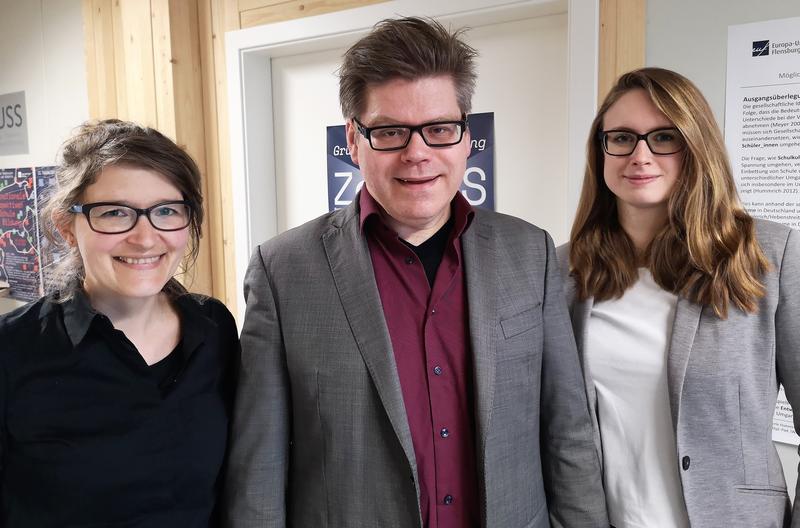 Das "Dig*in"-Projektteam: Projektkoordinatorin Ann-Kathrin Stoltenhoff, Projektleiter Prof. Dr. Christian Filk, und Doktorandin Daniela Hill. 