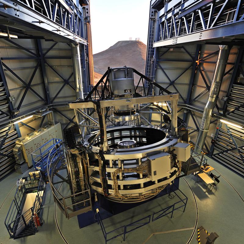 Das VISTA-Teleskop der ESO am Paranal Observatorium in Chile.