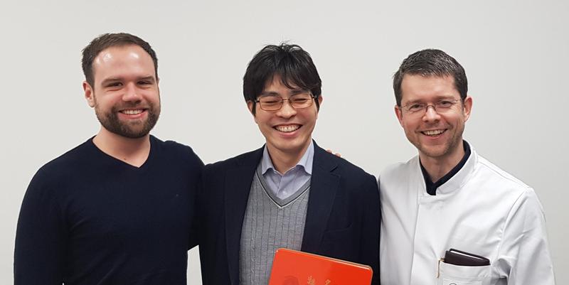 Dr. Florian Michallek, Professor Kakuya Kitagawa und Professor Marc Dewey (v.l.n.r.) arbeiten gemeinsam am DFG-Projekt zur „Fraktalanalyse“ des Herzens.