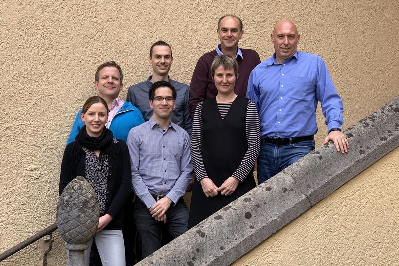 Annika Reischl, Prof. Claus Lang-Koetz (beide HS PF), Felix Gnann (imu augsburg), Michael Witzke (blink.it), Monika Luger, Dr. Stefan Enzler (imu augsburg) und Prof. Stephan Fischer (HS PF, v.l.n.r.)