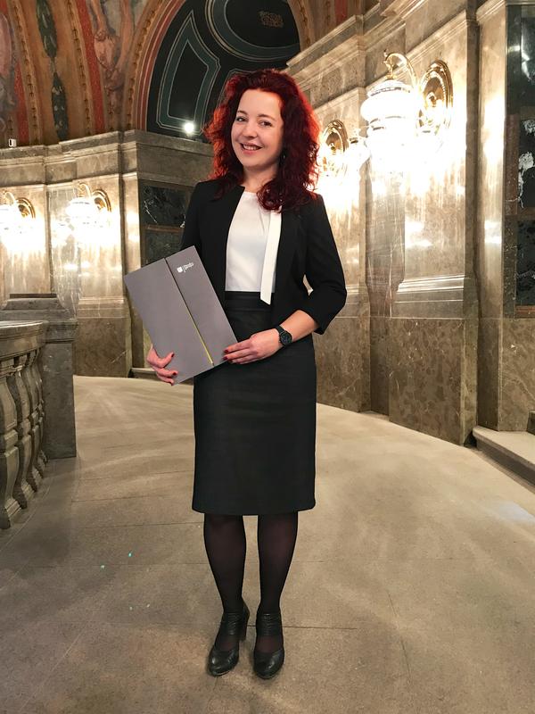 Carolin Hunger im Rathaus der Stadt Dresden