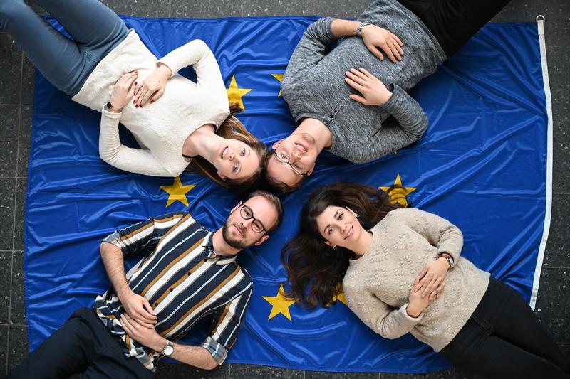 Die vier Studenten profitieren schon heute von den grenzüberschreitenden Studiengängen in der Universität der Großregion.