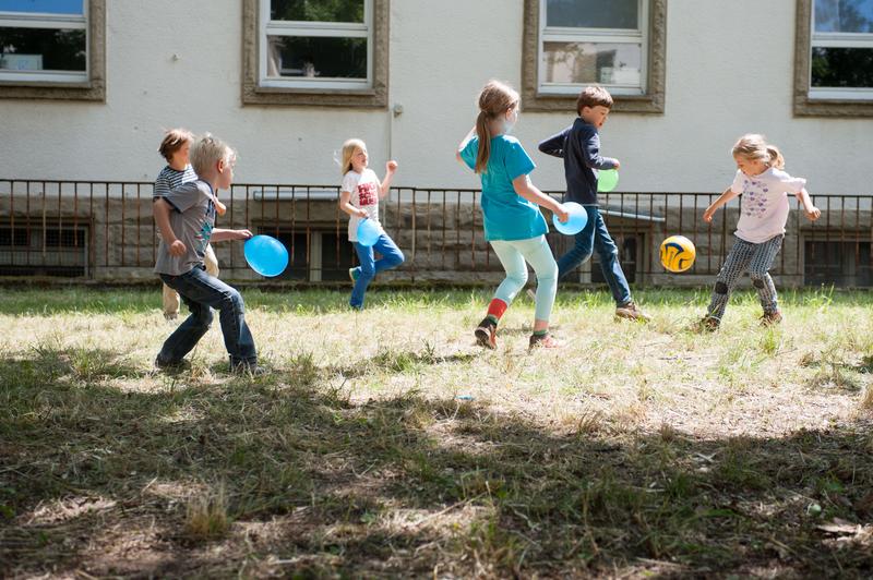 Bewegung ist wichtig für die Entwicklung von Kindern und Jugendlichen. Der Kongress  zeigt, wie sie sich in den Alltag und das Schulleben einbringen lässt  (Foto: Tanja Meißner, KIT)