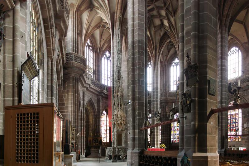 Detaillierte Informationen über die Nürnberger Kirche St. Lorenz sind bald in einem Online-Archiv zu finden.