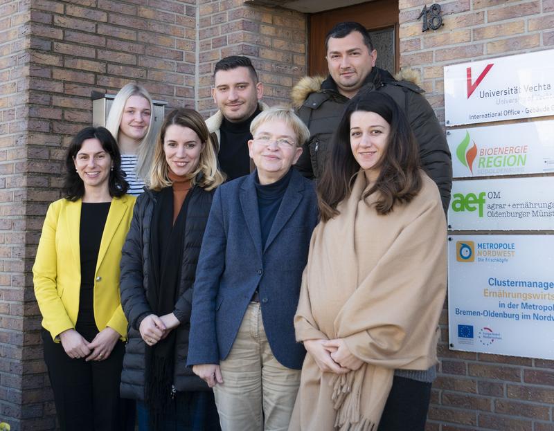 (v.l.) Dr.in Natalia Petrillo, Hannah-Luisa Heuer (beide International Office), Rovena Dibra, Vizepräsidentin Dr.in Marion Rieken, Elton Shpuza, Gjovalin Deda und Doriana Deda.