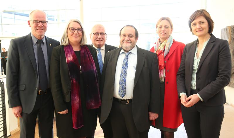 Hannes Fuhrig, Stadtpräsident Flensburg, Dr. Dorit Stenke, schleswig-holsteinische Staatssekretärin für Bildung, Klaus Schlie, Präsident des Landtags, Prof. Dr. Werner Reinhar