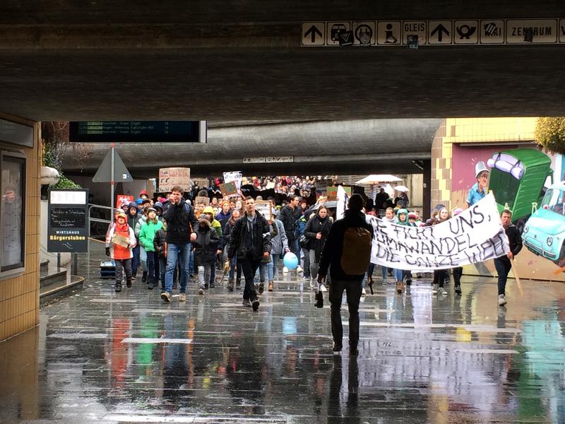 "Fridays for Future"-Schulstreik in Konstanz