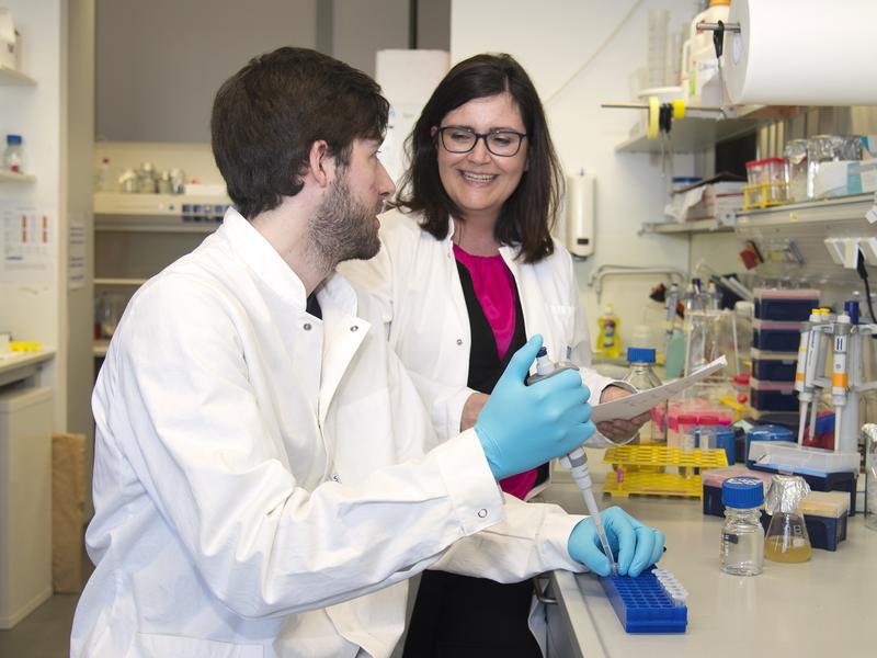 First author Maximilian Fottner and Prof. Kathrin Lang in their laboratory.