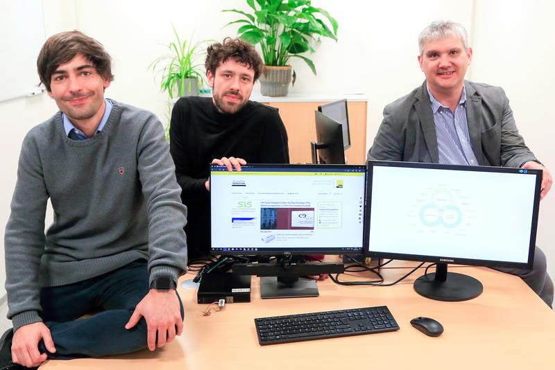 Rupert Baumgartner (r.), head of the Christian Doppler Laboratory for Sustainable Product Management in a Circular Economy, with his team members Josef Schöggl and Lukas Stumpf (f.l.t.r.)