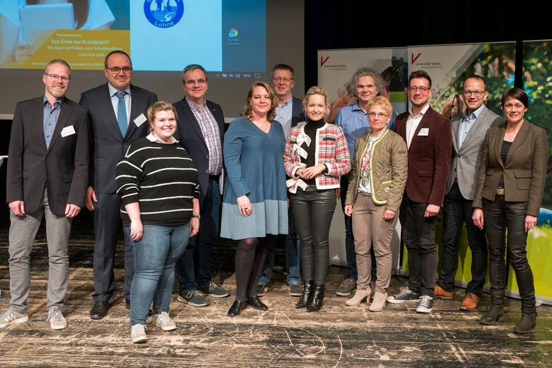 Die Organisator*innen und Referent*innen der Podiumsdiskussion.