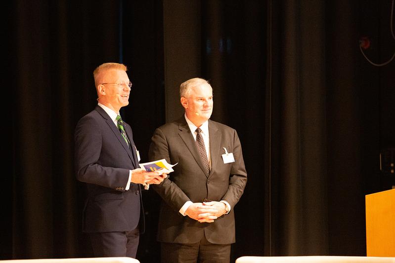 Professor Stefan Hiermaier (links), Direktor Fraunhofer EMI, und Professor Stephen Flynn (rechts), Direktor Global Resilience Institute, Northeastern University Boston, eröffnen den GRRN Summit 2019.