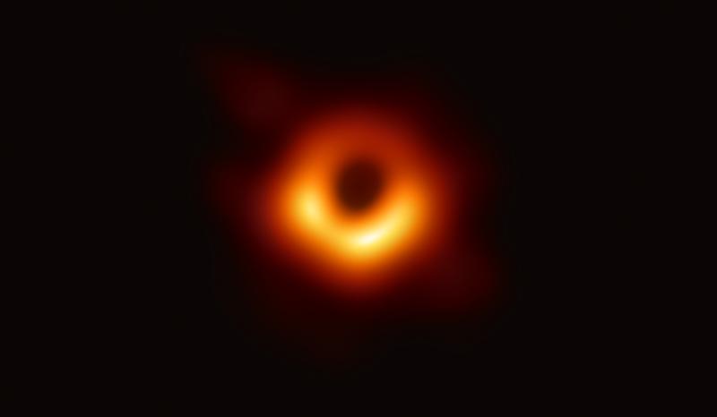 Das erste Bild eines schwarzen Lochs im Zentrum der Galaxie Messier 87.