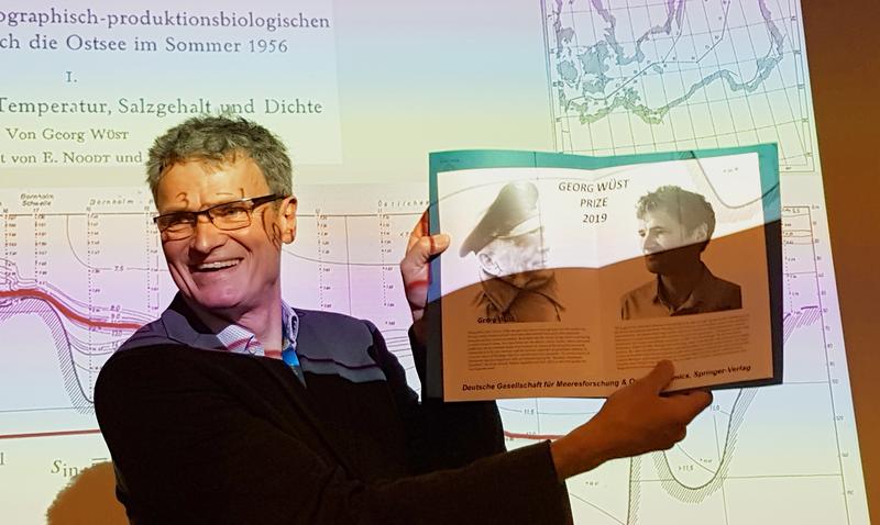 Hans Burchard bei der Verleihung des Georg-Wüst-Preises 2019 auf der diesjährigen Jahreshauptversammlung der European Geosciences Union (EGU)