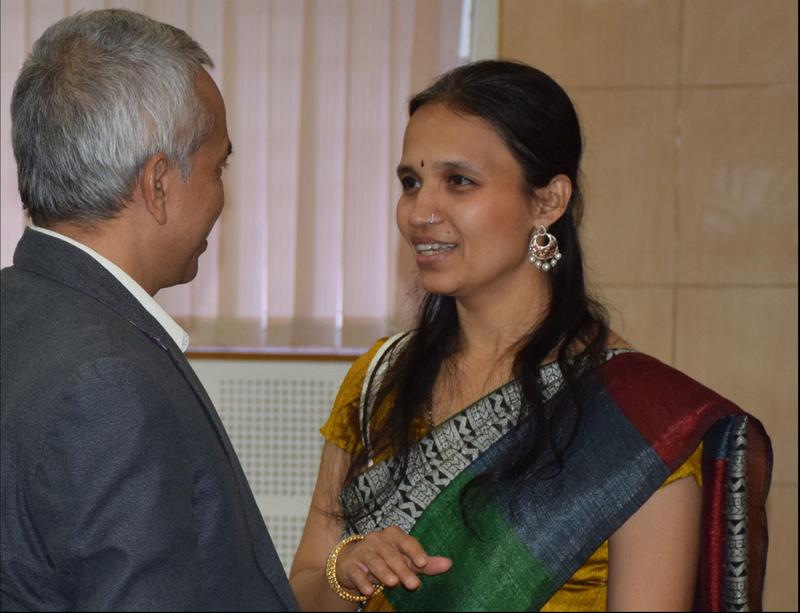 Offizieller Start der Kooperation mit Dr. Manjula Mundakana, Science Officer of the German General Consulate , Bengaluru, im Gespräch mit Prof. Rudrup Pratap , CENSE and Vice Director of IISc.