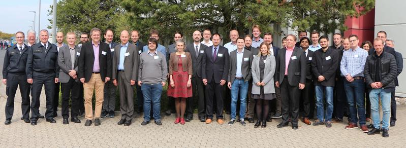 Ende 2018 haben 13 Projektpartner aus Brandschutz, Forschung und Industrie das Projekt »Aufbau des Deutschen Rettungsrobotik-Zentrums« (A-DRZ) gestartet. Jetzt fand das erste Arbeitstreffen statt.