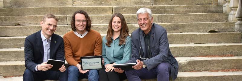 Das Jenaer Führungsethik-Team (v.l.n.r.): PD Dr. Reyk Albrecht, Clemens Hoffmann, Lena Saniye Güngör, Prof. Dr. Volker Woest.