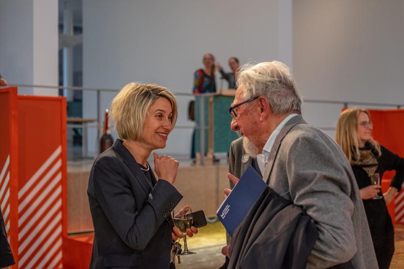 Prof. Dr. Gotthilf Hempel mit Museumsdirektorin Prof. Dr. Sunhild Kleingärtner