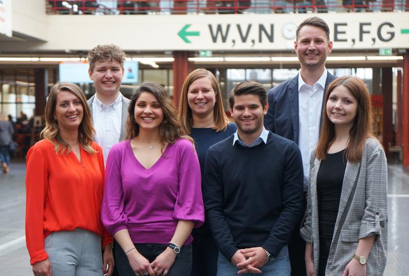 Die Wissenschaftlerinnen und Wissenschaftler des  CePHR. Foto: Universität Bielefeld