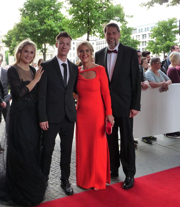 Lea Marlen Woitack, Bernd Zienke, Prof. Dr. med. Diana Lüftner, Prof. Dr. med. Mathias Freund