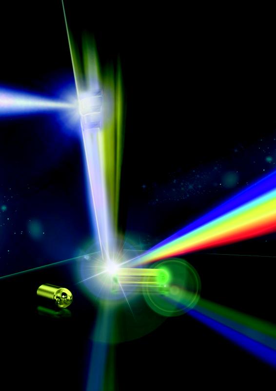 Eine extrem dünne Spitze aus Gold kann Licht so stark fokussieren, dass Objekte mit einem Durchmesser von wenigen Nanometern sichtbar werden. 