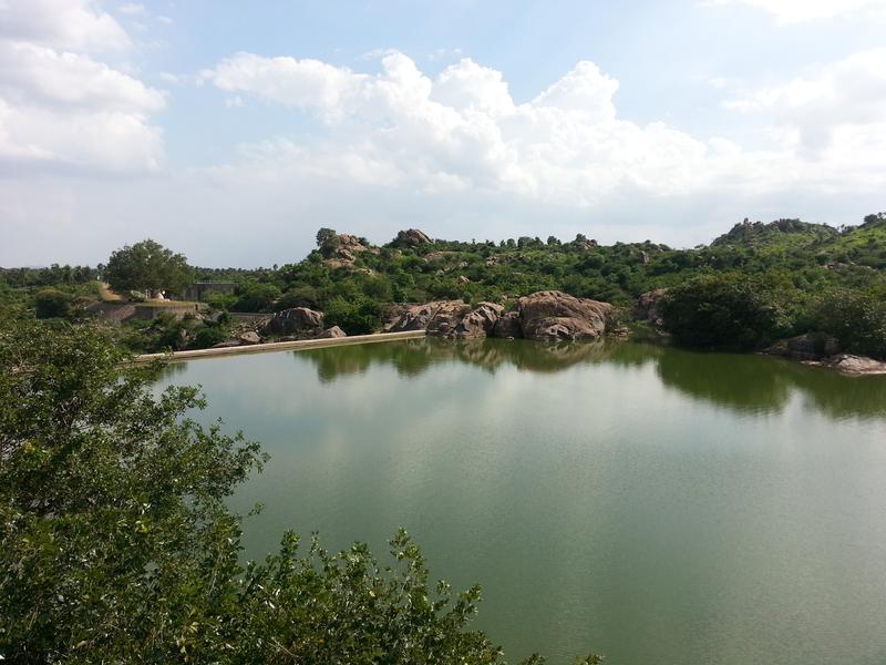 Die Hauptwasserquelle von Tiruvannamalai ist das Oberflächenwasser aus dem Then-Pennaiyar-Fluss