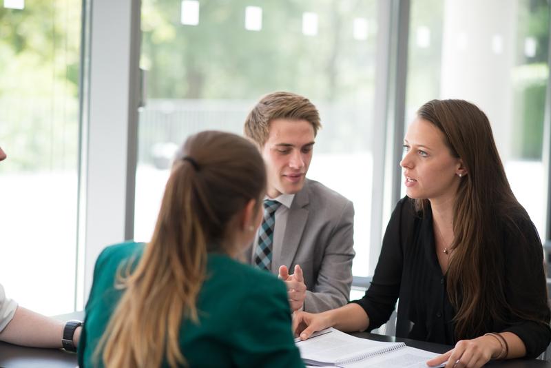 Ein Team der Universität Passau entwickelt gemeinsam mit Juristinnen und Juristen aus sechs EU-Ländern Trainingsmaterialien zum europäischem Prozessrecht. 