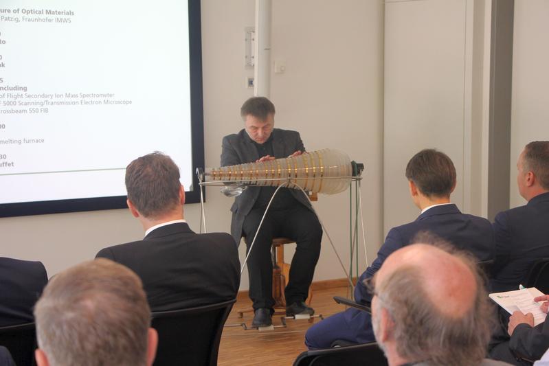 Mit seiner Glasharmonika bereicherte Bruno Kliegl das Rahmenprogramm der Eröffnungsveranstaltung.