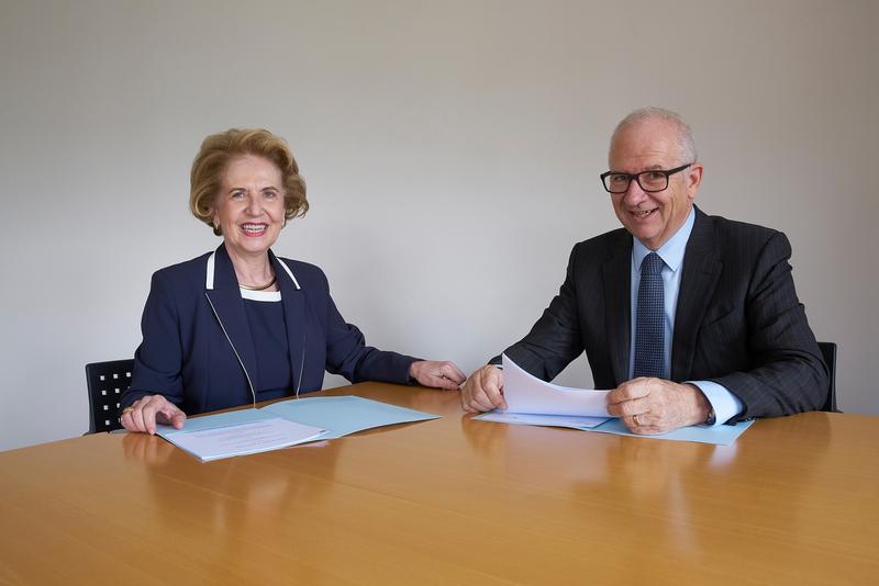 Collaboration in the field of nanopharmacy: Prof. Dr. Andrea Schenker-Wicki, President of the University of Basel, and Etienne Jornod, Executive Chairman of the Board of Directors of Vifor Pharma.