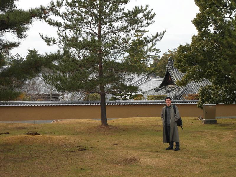  Dr. Ataru Sotomura in the Japanese city of Nara. The JMU scientist leads a research group in Japan. 