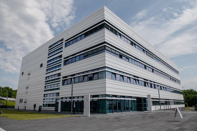 Der Forschungsbau ist im Zeit- und Kostenrahmen am Bochumer Gesundheitscampus errichtet worden.