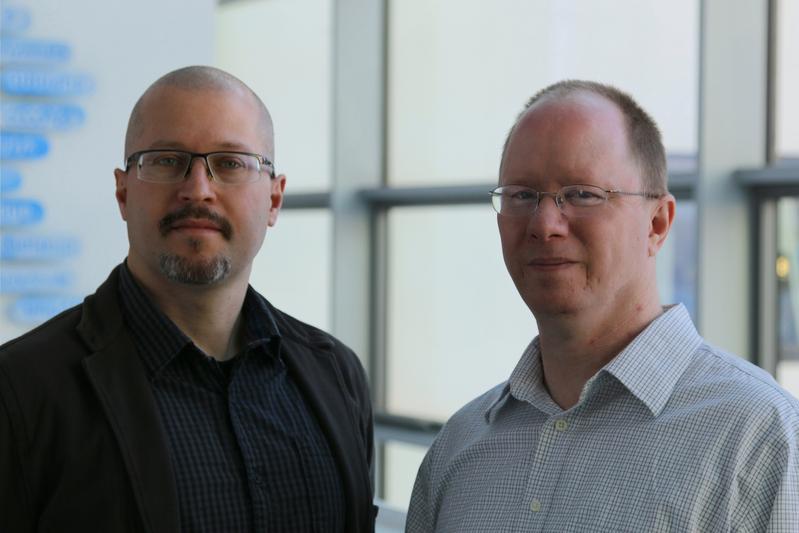 Die Stammzellforscher PD Dr. Andreas Androutsellis-Theotokis, PhD (links) und Dr. Steven W. Poser (rechts) vom Universitätsklinikum an der TU Dresden