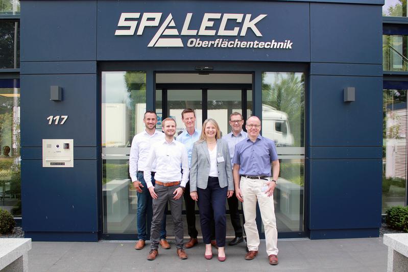 Das "FlexDeMO"-Team traf sich zu einem Auftaktworkshop beim Industriepartner  Spaleck Oberflächentechnik in Bocholt.