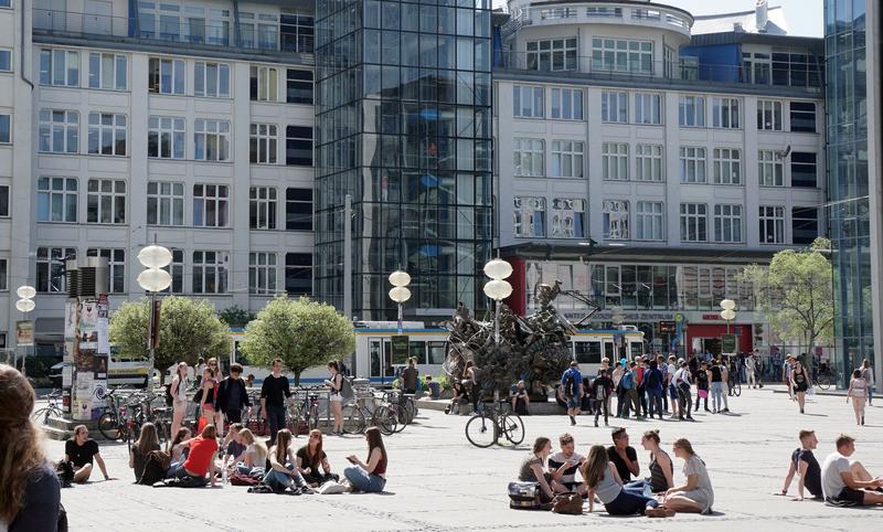 Internationale Studierende schätzen die Lebensqualität in Jena und sind mit dem Service der Universität in hohem Maß zufrieden.