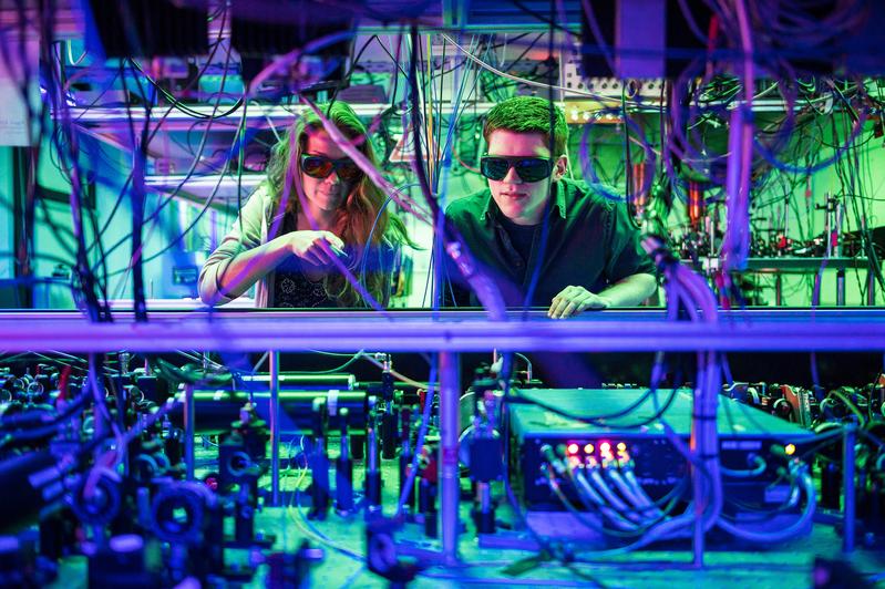 Neuer Studiengang Quantum Engineering: Frühe Einblicke in Forschung in den Quantenlaboren der Universität des Saarlandes.