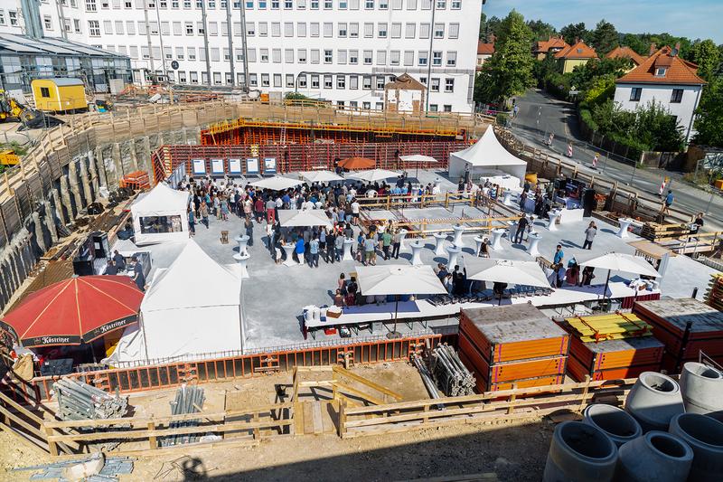 Die Baustelle wurde für kurze Zeit zum Festgelände