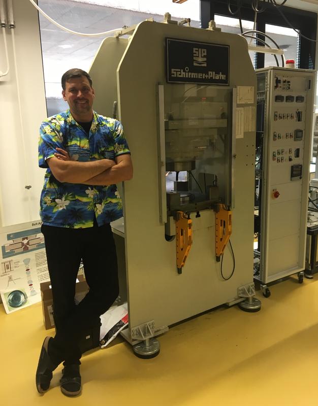 Prof. Horst Marschall in front of one of the high-pressure belt apparatus in the Institute for Geosciences used to simulate the formation of inclusions in diamonds 
