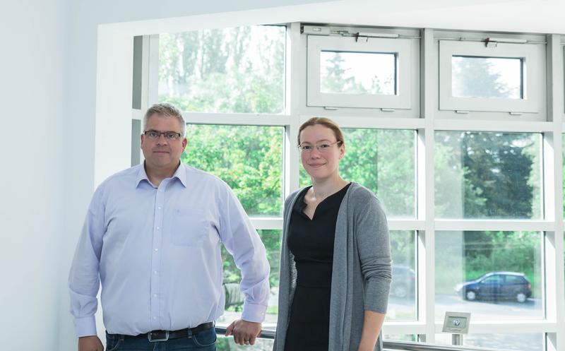 Dr.-Ing. Peter Jäschke, neuer Abteilungsleiter am LZH, zusammen mit der neuen Leitung der Gruppe Verbundwerk-stoffe, Verena Wippo.
