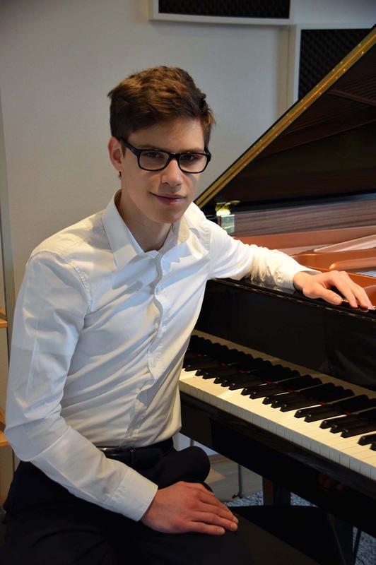 Mit seinen 21 Jahren ist Moritz Wolff der bis dato jüngste Gschwilm-Preisträger. Mit Kapustin, Ginastera, Beethoven und Rachmaninow verspricht er am 29. Juni 2019 ein außergewöhliches Programm.