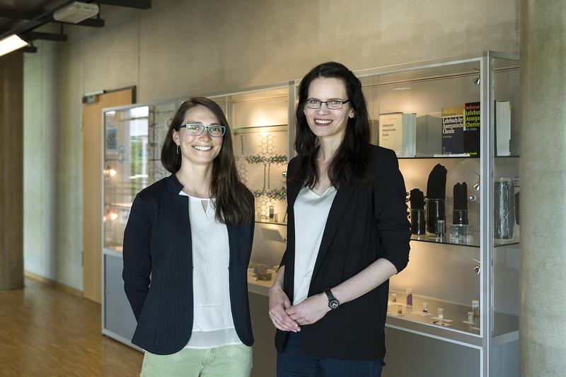 Emeline Nysten (l.) and Dr. Hana Bunzen.