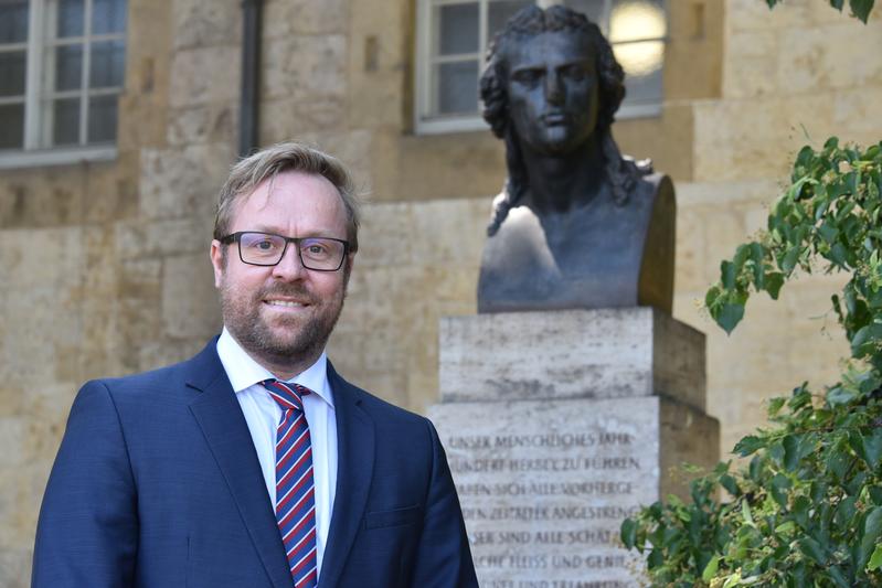 Tony Bruns wurde beim Schillertag mit dem Habilitationspreis ausgezeichnet. Inzwischen ist der Mediziner zum Professor in Aachen berufen worden.