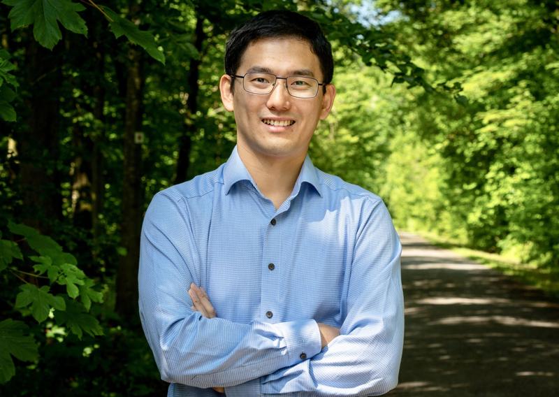 Dr. Tian Qiu ist seit 1. Juli 2019  Cyber Valley Forschungsgruppenleiter an die Universität Stuttgart