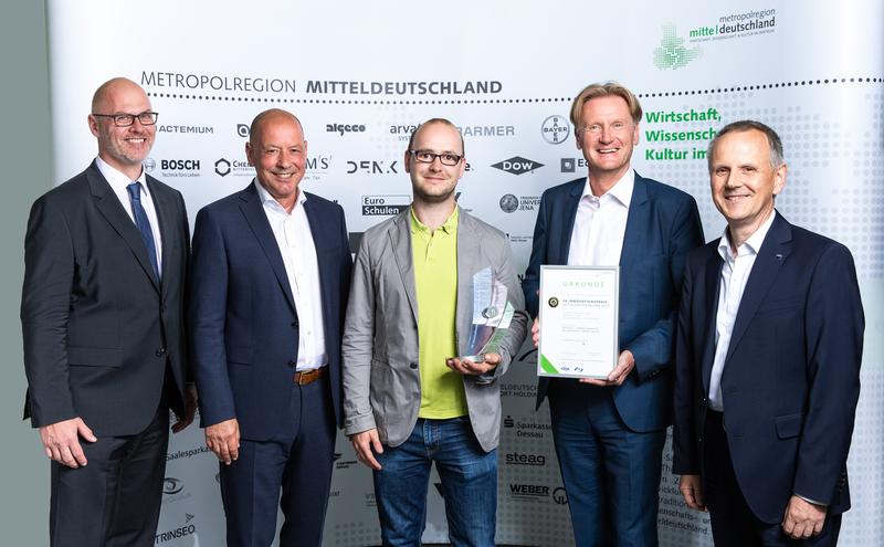 V.l.: Jens Heinrich (Cluster IT Mitteldeutschland e.V.), Stephan Drescher (envia Tel GmbH), Friedrich Melchert, Prof. Udo Seiffert (beide specOculus GmbH), Jürgen Klaus (GISA GmbH).