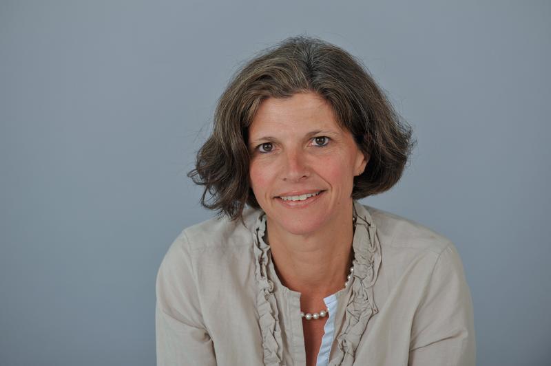 Jeanne Rubner vom Bayerischen Rundfunk erhält die Medaille für naturwissenschaftliche Publizistik der Deutschen Physikalischen Gesellschaft DPG
