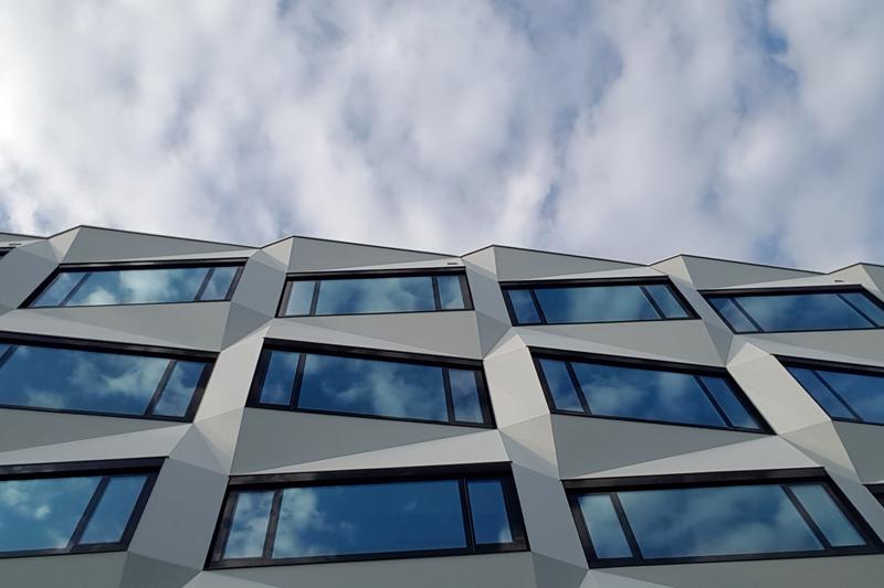 Blick auf das Gebäude der Universität Luzern, wo der Weltkongress der Internationalen Vereinigung für Rechts- und Sozialphilosophie (IVR) stattfindet