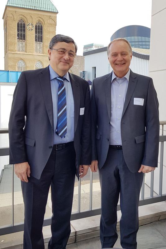 Dr. Gottfried Dutiné und Dr. Thomas R. Dietrich waren Gastgeber des IVAM-Business-Forums „AI“.