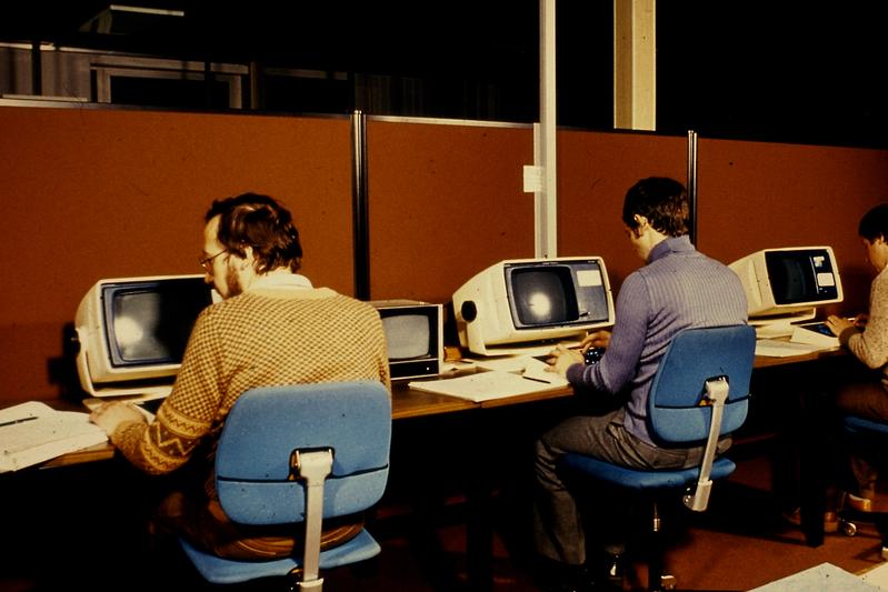 In den 70er Jahren sah das Studium der Informatik an der SRH Hochschule Heidelberg noch ganz anders aus.