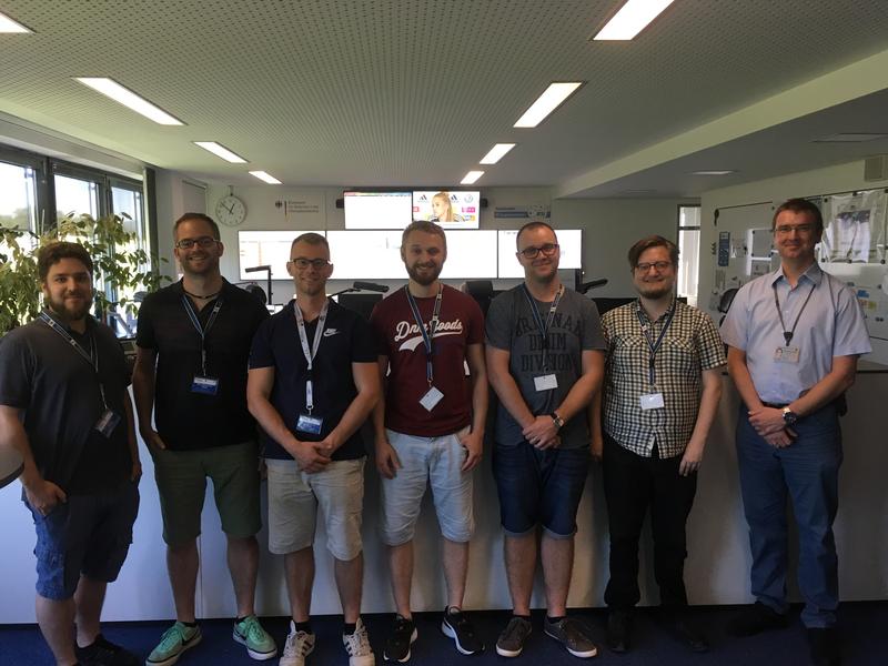 Das Projektteam bei einer Exkursion mit der Hochschule Offenburg im nationalen IT-Lagezentrum des Bundesamts für Sicherheit der Informationstechnik.