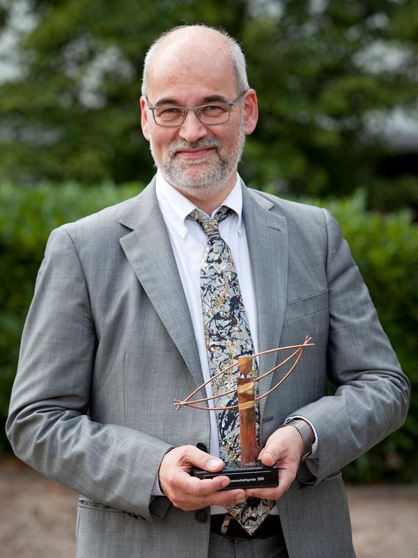Christopher Schrader, Preisträger des UMSICHT-Wissenschaftspreis 2019 in der Kategorie Journalismus.