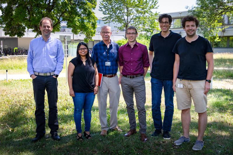 Einige der an der Studie beteiligten Autoren vom MPI für Biochemie (v.l.n.r.): Ralf Jungmann, Shivani Tiwary, F.-Ulrich Hartl, Frédéric Frottin, Mark Hipp, Florian Schüder